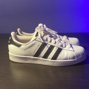 Adidas superstars